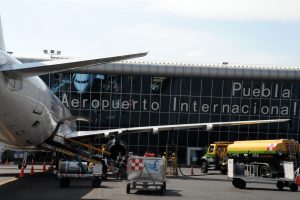 Aeropuerto de Puebla carga aviones
