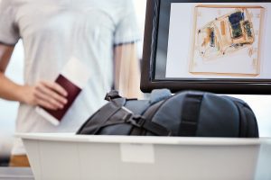 equipo de rayos X en un aeropuerto