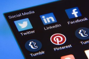 iconos de redes sociales Twitter, LinkedIn y Facebook