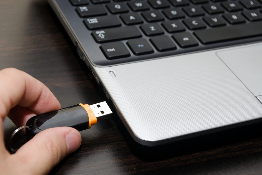 ciberseguridad-pendrive-usb-riesgos-y-medidas-de-protecci-n-segurilatam