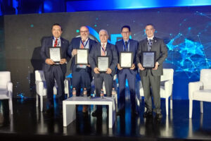 De izquierda a derecha: Armando Zúñiga Salinas (ASUME), Leopoldo Cerdeira (AIB), René Rivera (ASIS Capítulo México), Esteban Hernández (AMBA) e Ignacio Baca Torres (CNB), protagonistas del primer panel del Congreso Nacional del Blindaje