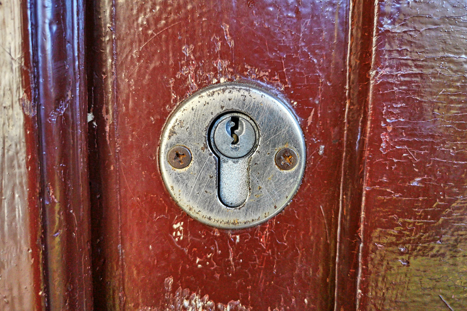 cerradura de una puerta antigua