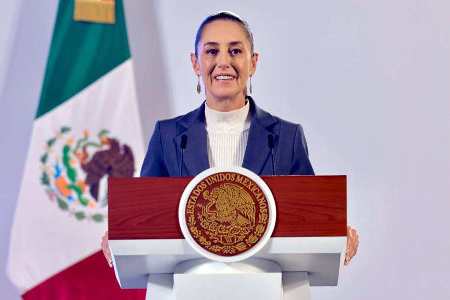 Claudia Sheinbaum durante su primera mañanera como presidenta de la República Mexicana.