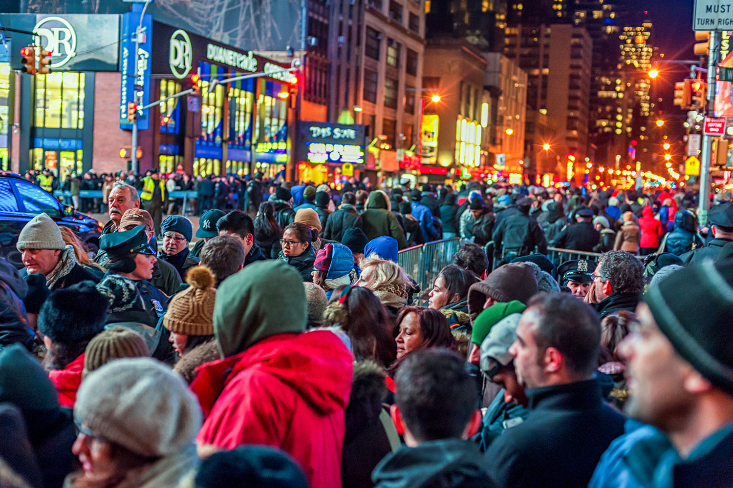 gente abrigada en Times Square, Nueva York