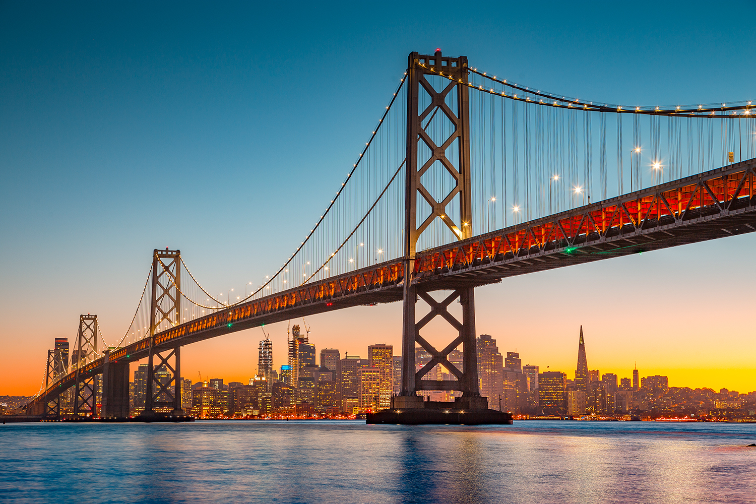 el puente de la Bahía en San Francisco, Estados Unidos