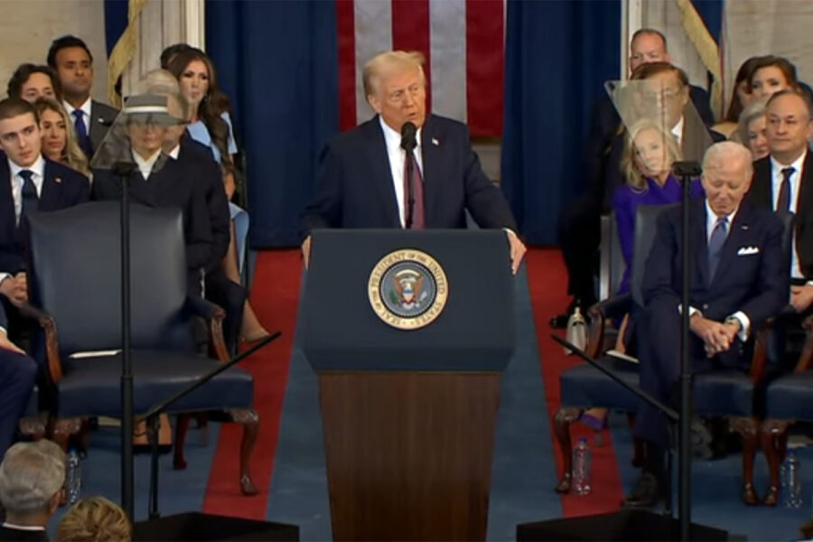 Donald Trump pronuncia su discurso inaugural ante el expresidente Joe Biden